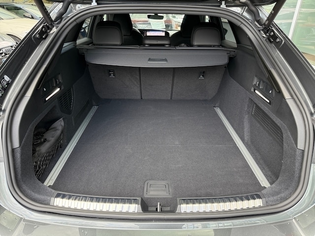 Audi A6 Avant Quattro S-Tronic