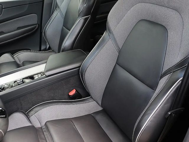 Volvo XC60 AWD Dark Geartronic Plus