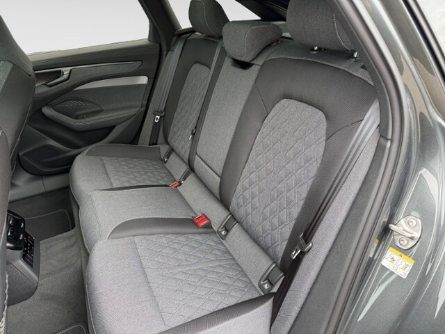 Audi A6 Avant Quattro S-Tronic