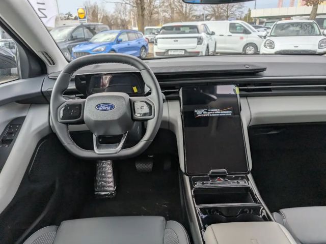 Ford Explorer Extended range RWD