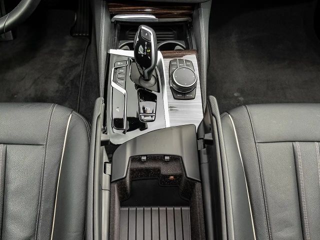 BMW 530 Luxury Line Sedan xDrive