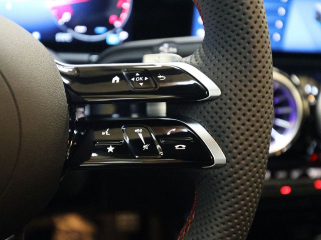 Mercedes-Benz GLA 180 AMG Line