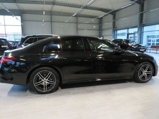 Mercedes-Benz E 220 AMG Line E 220 d Sedan