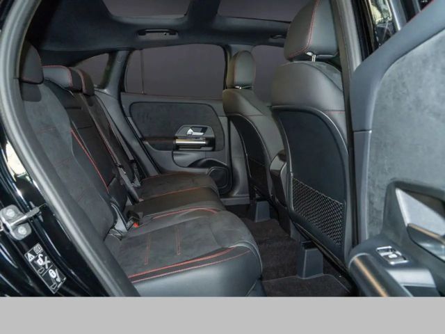 Mercedes-Benz GLA 180 AUT DynLicht Fernlichtass. Kam. KeyLess