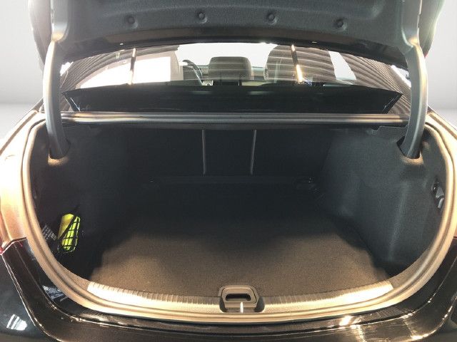 Mercedes-Benz C 200 C 200 d Sedan