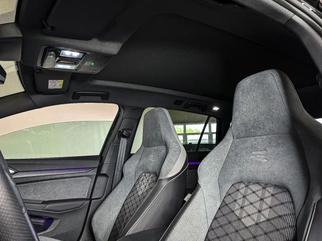 Volkswagen Golf R-Line Variant