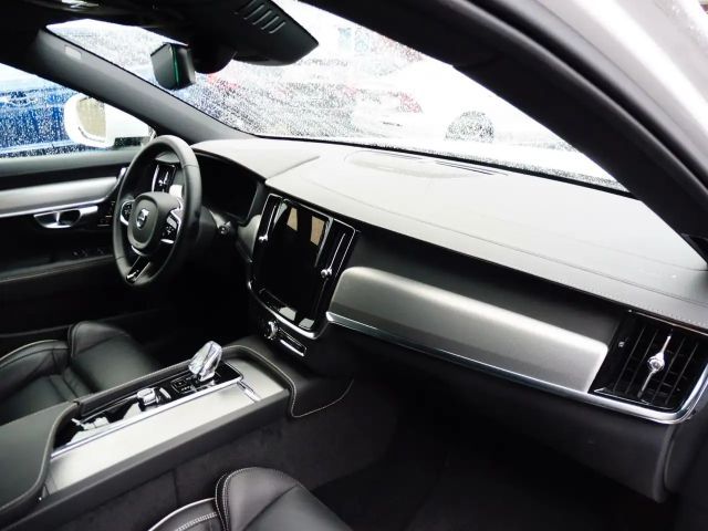 Volvo V90 Cross Country AWD Plus