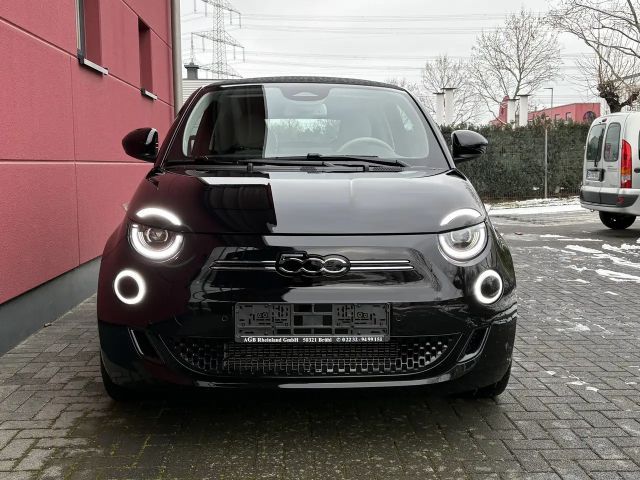 Fiat 500e La Prima