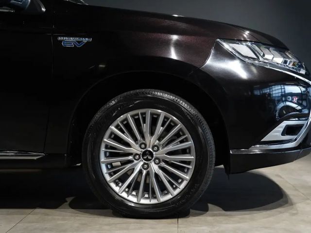 Mitsubishi Outlander 4WD PHEV