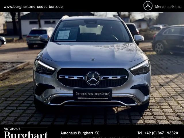 Mercedes-Benz GLA 200 Progressive