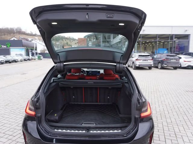 BMW 330 330d M-Sport Touring xDrive