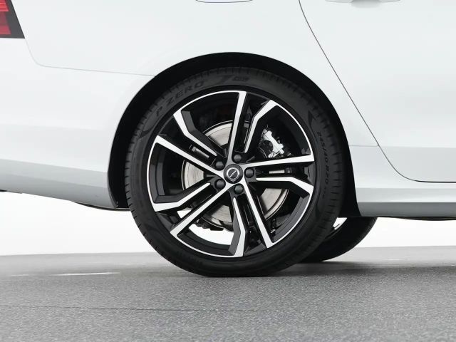 Volvo V90 AWD Dark Plus T8