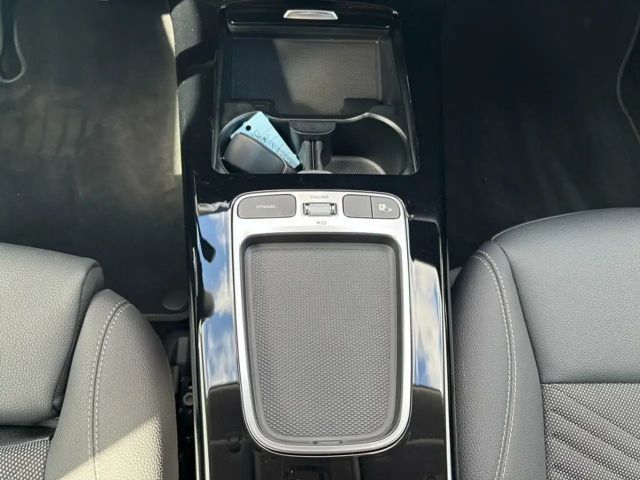 Mercedes-Benz A 180 A 180 PROGR+MBUX+KAM+LED+SHZ+ASSIST+DAB+CARPLAY+