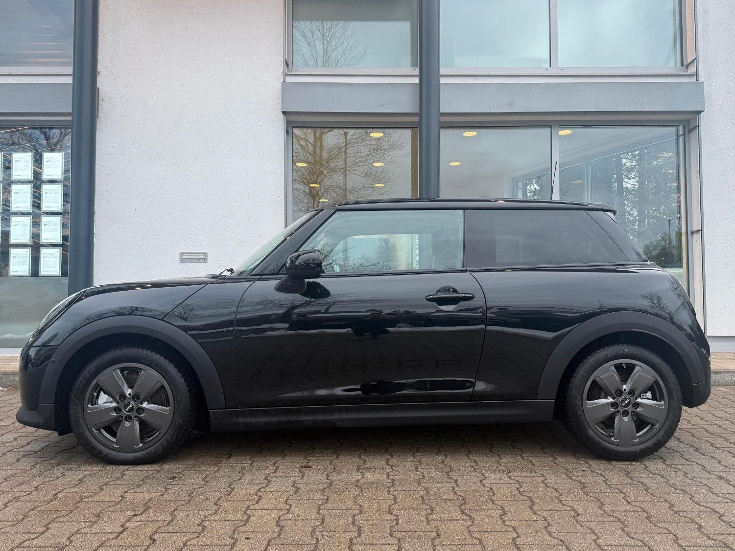 MINI Cooper Essential