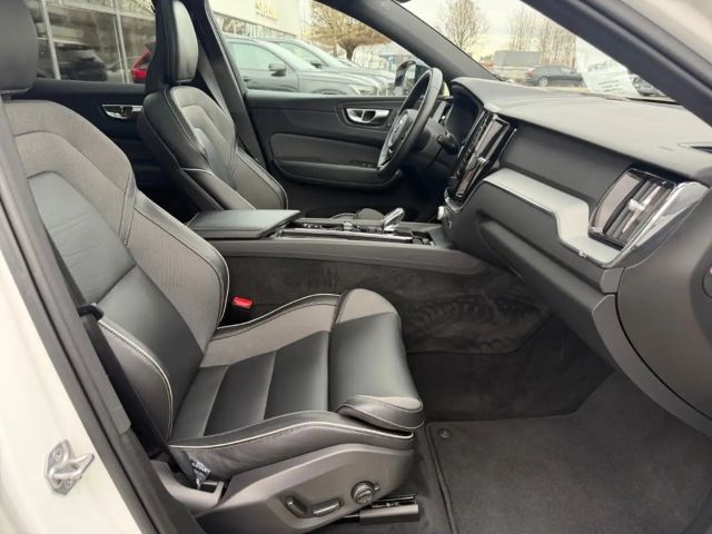 Volvo XC60 AWD R-Design Recharge