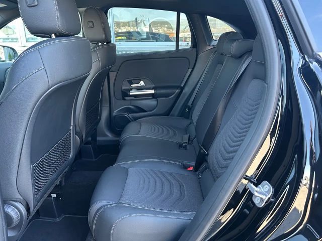 Mercedes-Benz GLA 180 Progressive