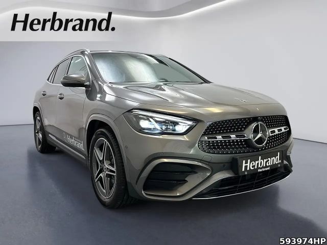 Mercedes-Benz GLA 180 AMG Line