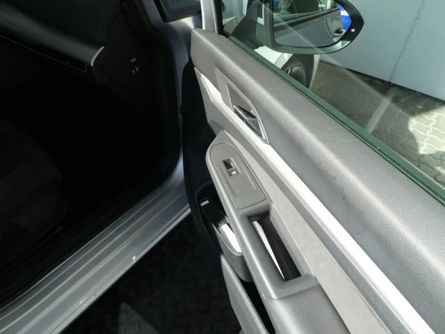 Volkswagen Golf Life Variant