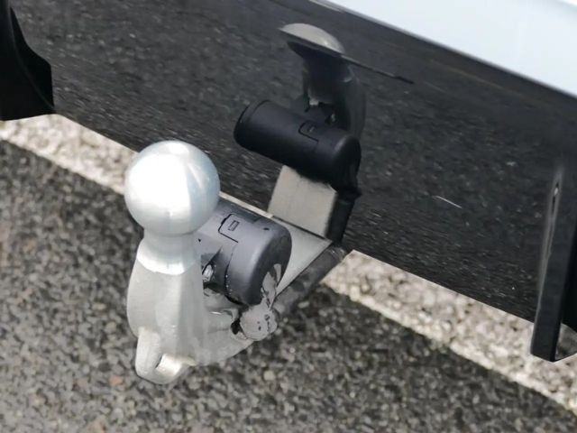 BMW 330 330e M-Sport Sedan