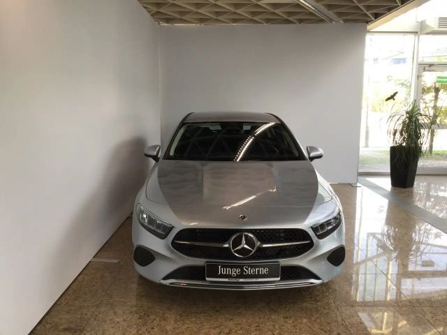 Mercedes-Benz A 180 Progressive