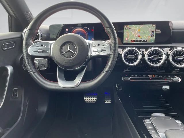 Mercedes-Benz A 250 A 250 e AMG Line