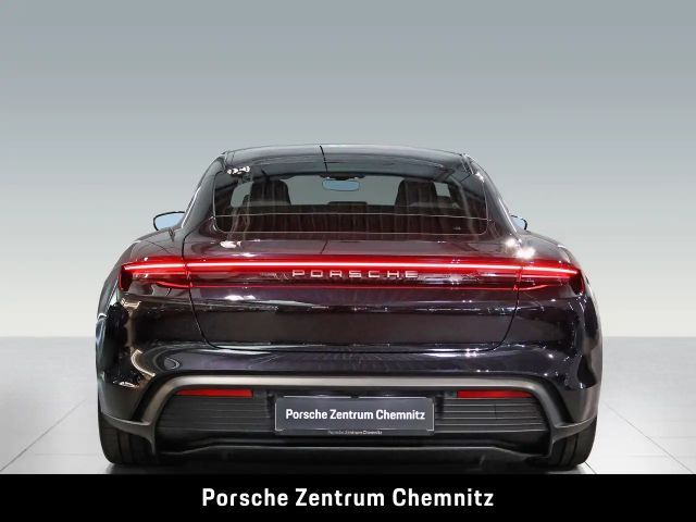 Porsche Taycan 4