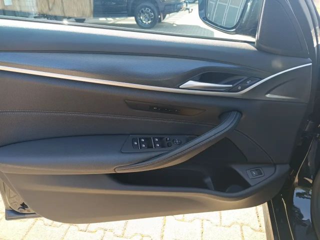 BMW 530 530i M-Sport Touring xDrive