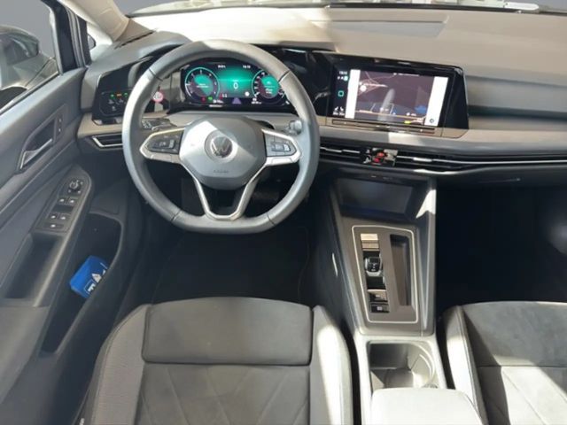 Volkswagen Golf 1.5 eTSI Golf VIII Style