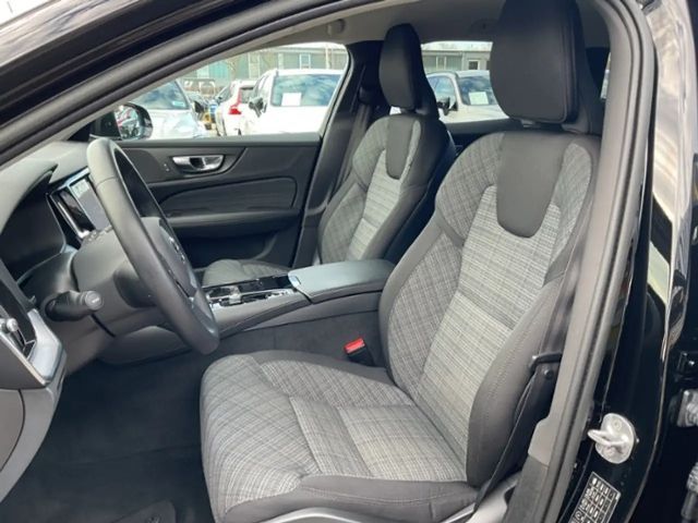 Volvo V60 AWD Core T6