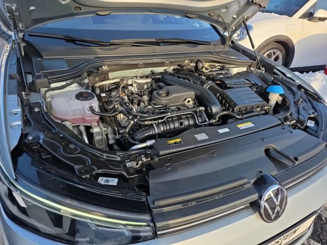 Volkswagen Passat 1.5 eTSI Business Variant