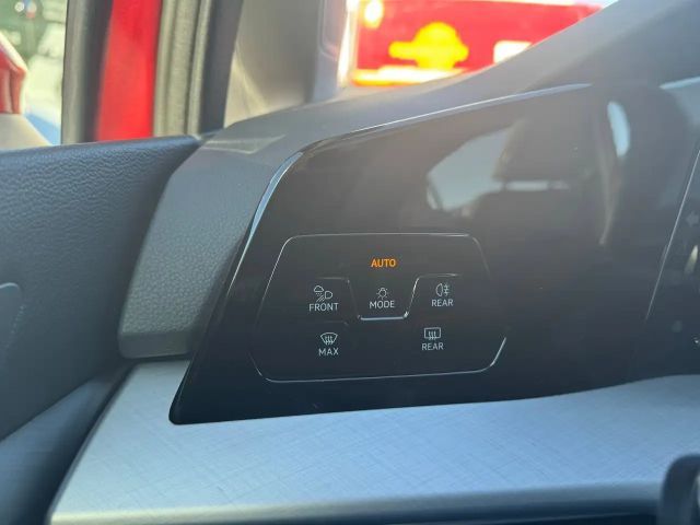 Volkswagen Golf Business DSG Variant