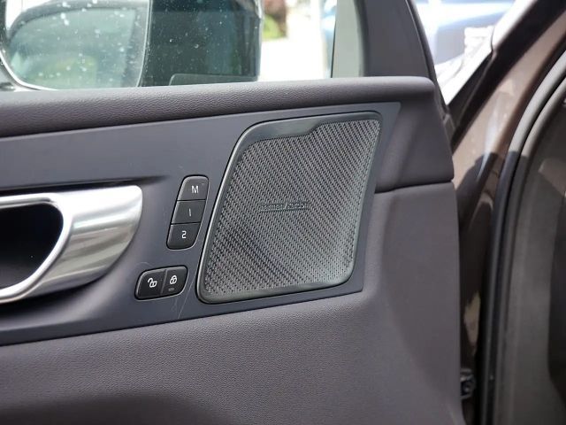 Volvo XC60 AWD Dark Plus T6