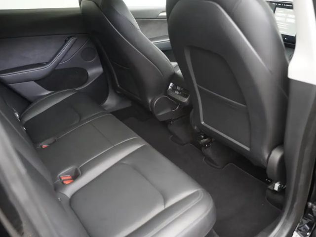 Tesla Model Y AWD Long Range