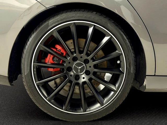 Mercedes-Benz CLA 35 AMG AMG Line Coupé