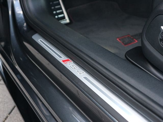 Audi RS4 Avant Quattro