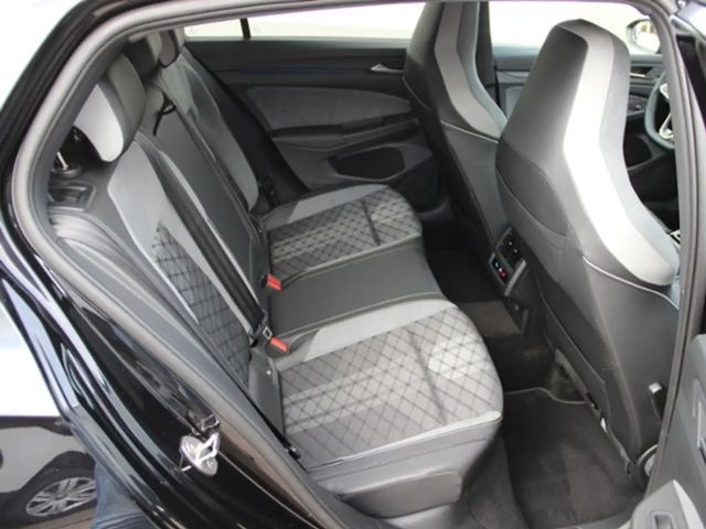 Volkswagen Golf 2.0 TDI Golf VIII R-Line Style