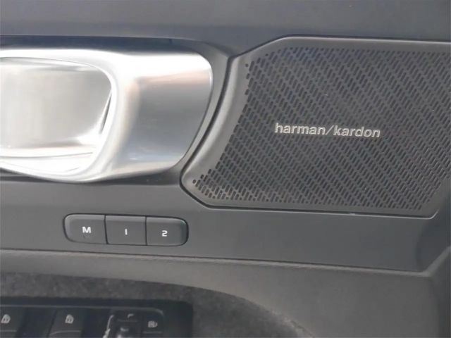 Volvo XC40 Dark Plus