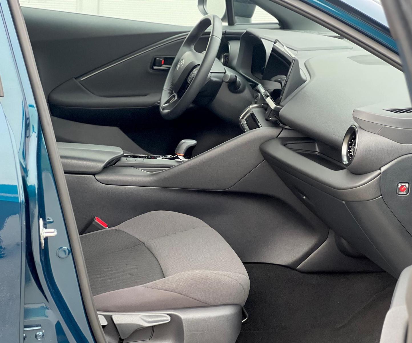 Toyota C-HR 1,8  Spur Distronic Kamera