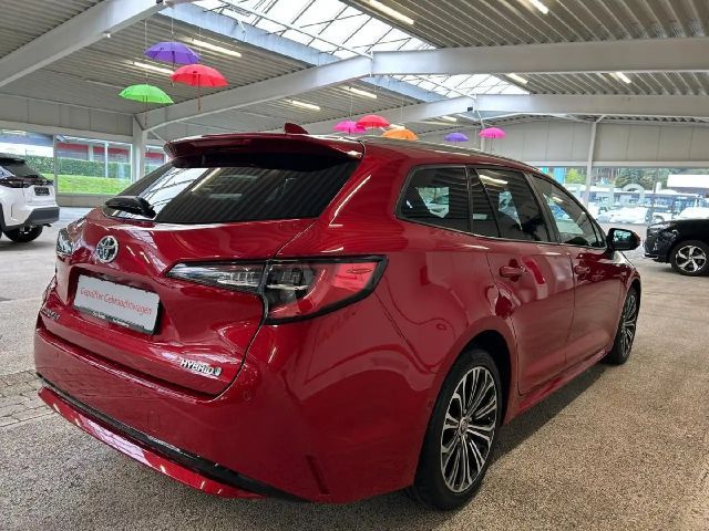 Toyota Corolla Hybride Team D