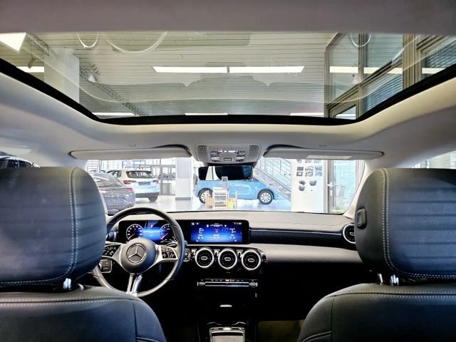 Mercedes-Benz CLA 180 Coupé Progressive