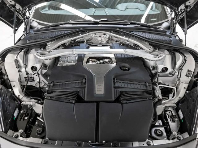 Aston Martin DBX Magnetic Silver Onyx Black