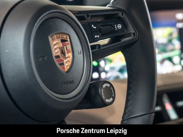 Porsche Taycan 4