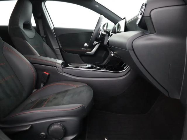 Mercedes-Benz A 180 AMG Line