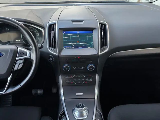 Ford Galaxy Titanium