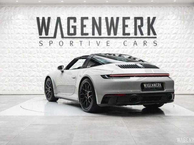 Porsche 992 4 Cabrio GTS Targa