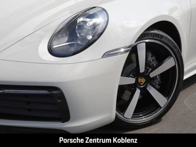 Porsche 992 4 Coupé Targa