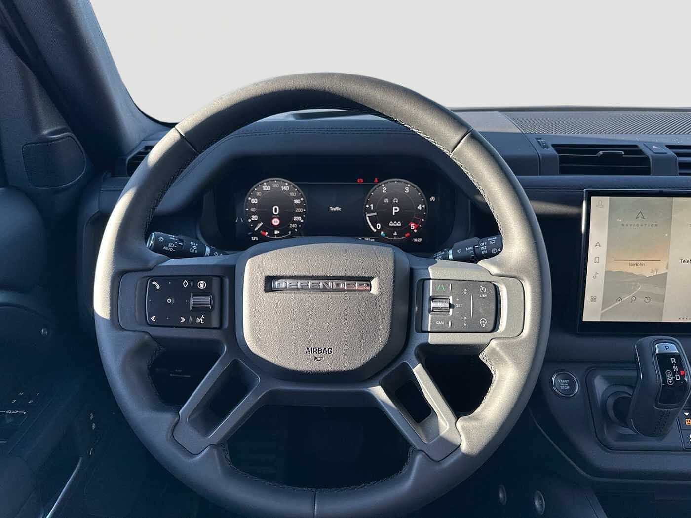 Land Rover Defender 110 Dynamic SE