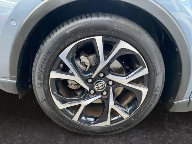 Toyota C-HR Hybride Team D