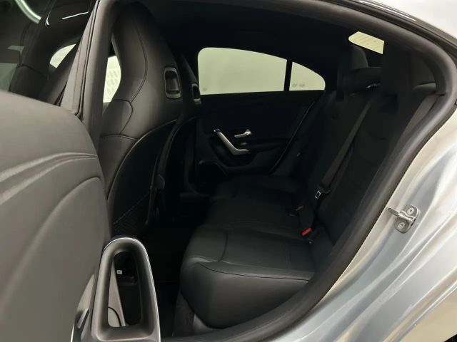 Mercedes-Benz CLA 180 Coupé Progressive