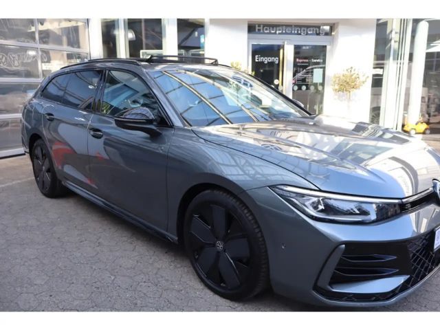 Volkswagen Passat IQ.Drive R-Line Variant